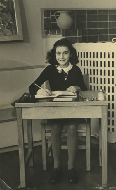 Imagem de Anne Frank na escola