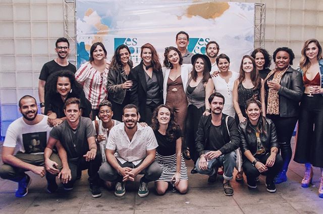 equipe e elenco de Esconderijo